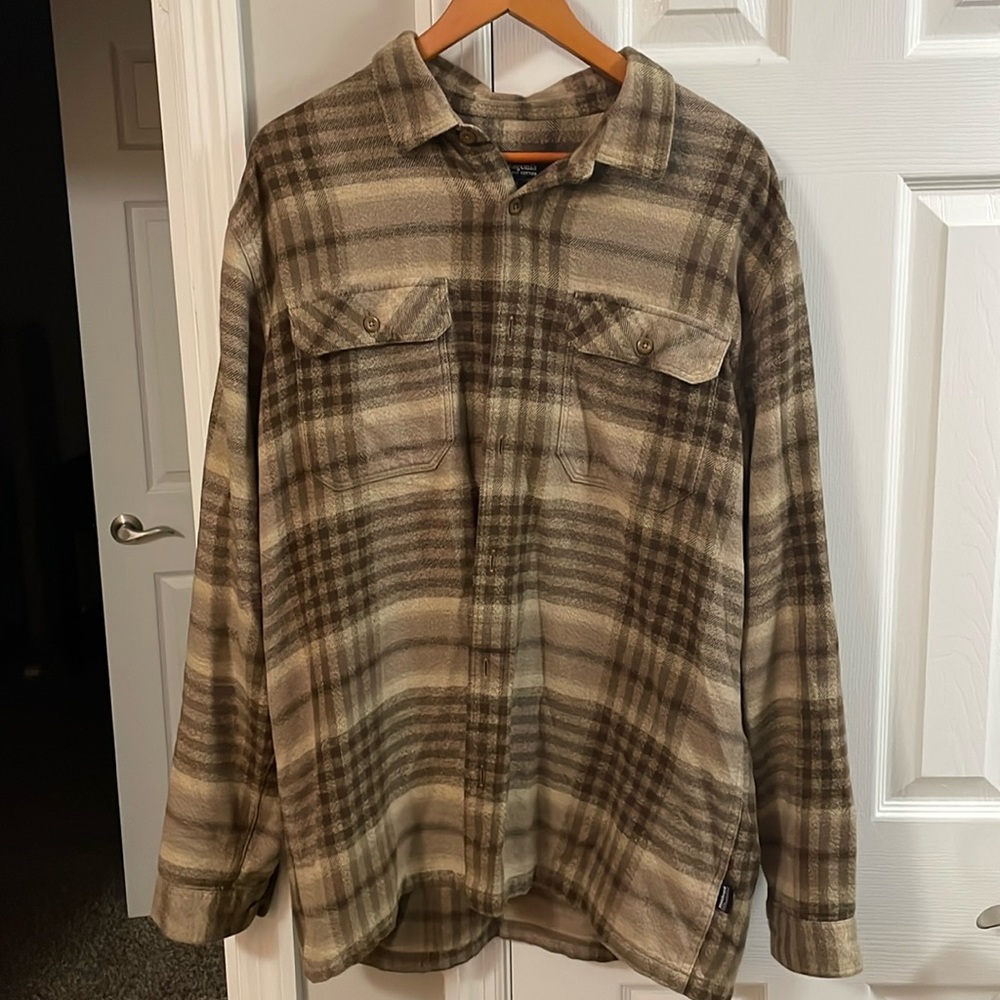 Patagonia Flannel - L